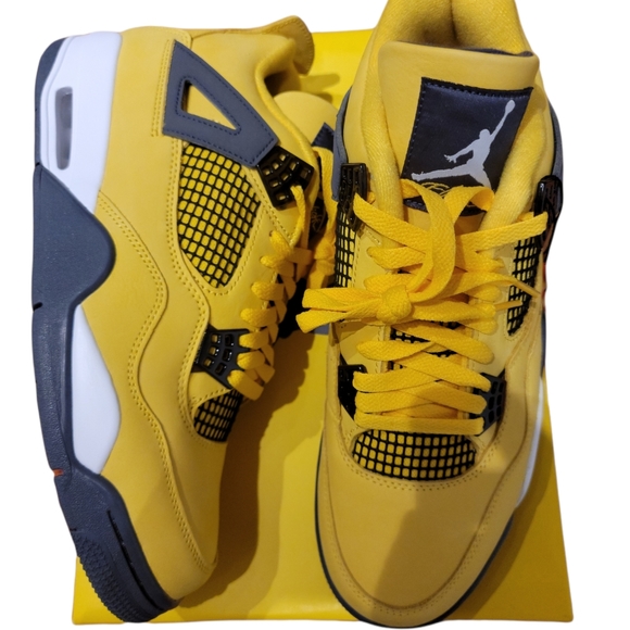 Air Jordan 4 Retro Lightning Shoes Size 11 - Picture 7 of 12